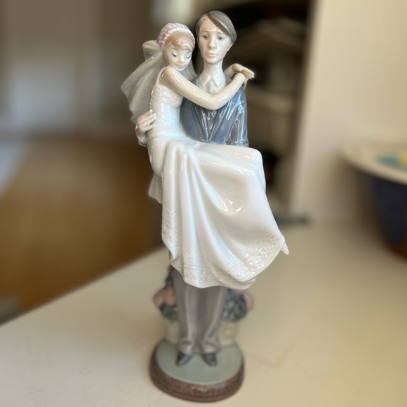 Lladró “Over the Threshold” porcelain collectible handmade in Spain